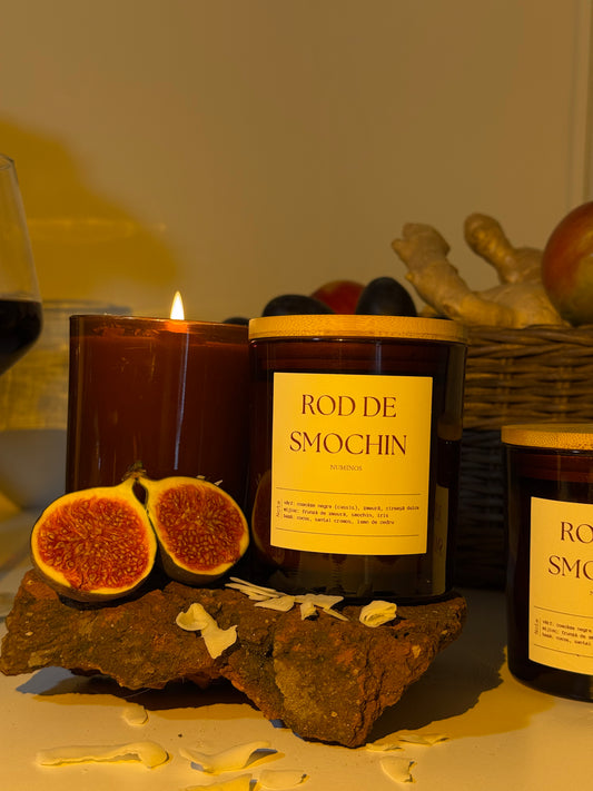 Rod de smochin - lumânare parfumatǎ