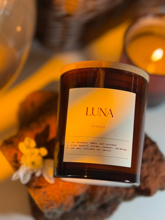 Luna  - lumânare parfumatǎ