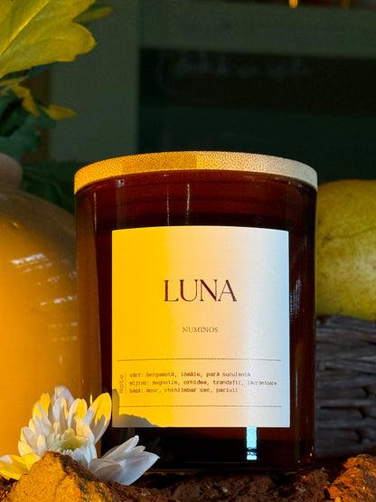 Luna  - lumânare parfumatǎ