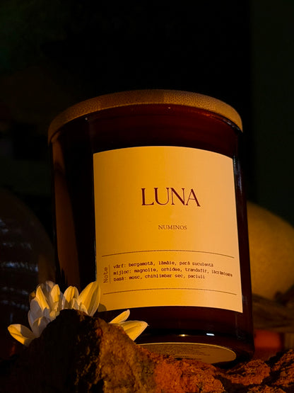 Luna  - lumânare parfumatǎ