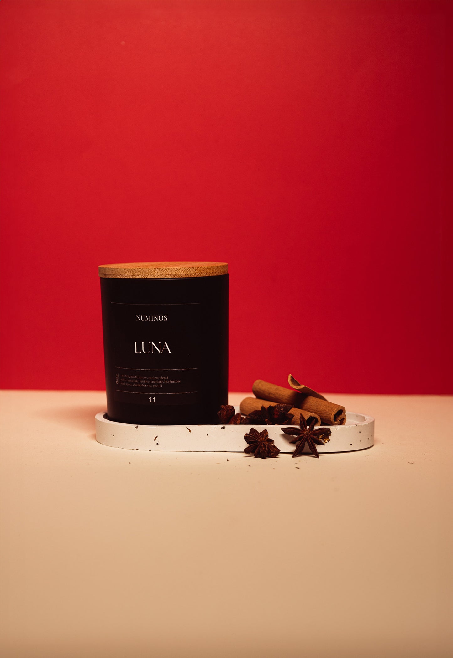 Luna - lumânare parfumatǎ